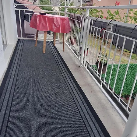 Nedeljkovic דירה *